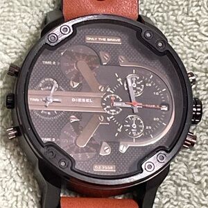 Diesel “Only The Brave” Oversized Chronograph Watch – Genuine Leather Strap